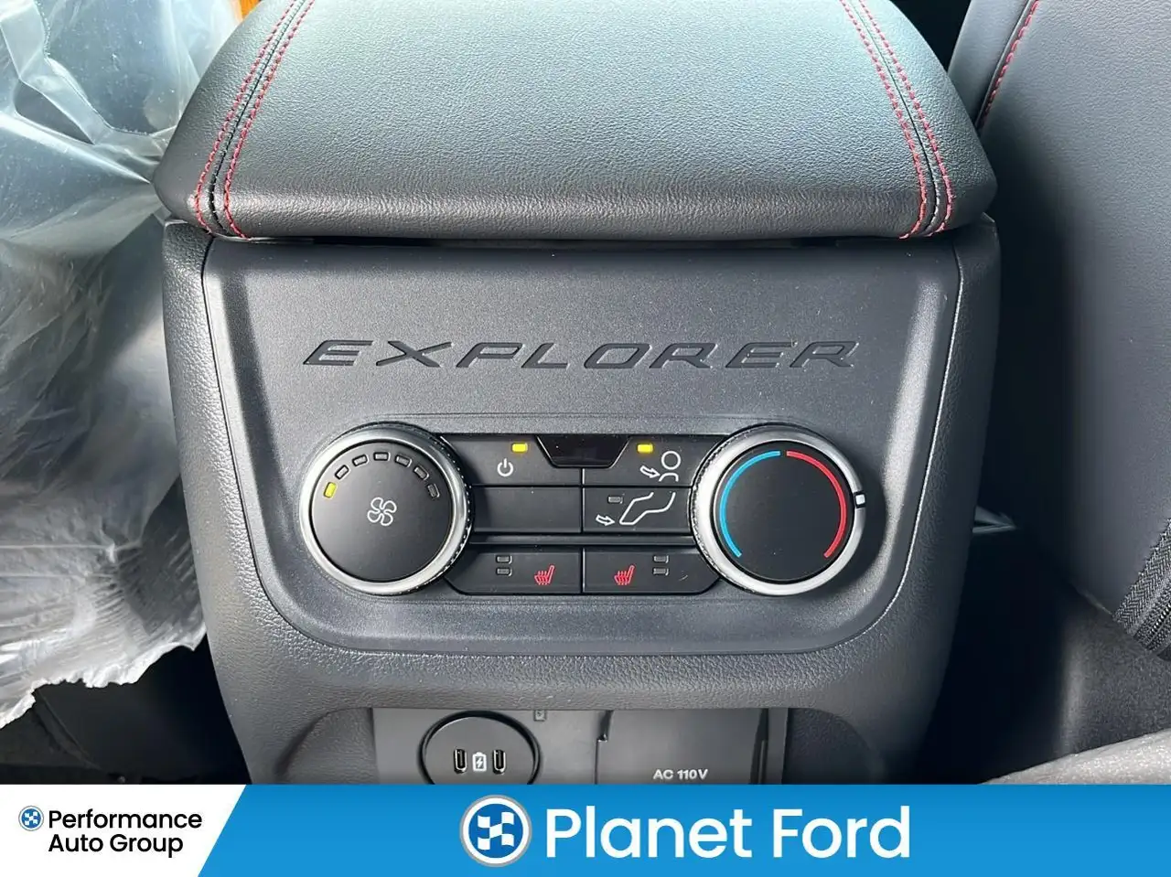 Ford Explorer снимка Ford Explorer
