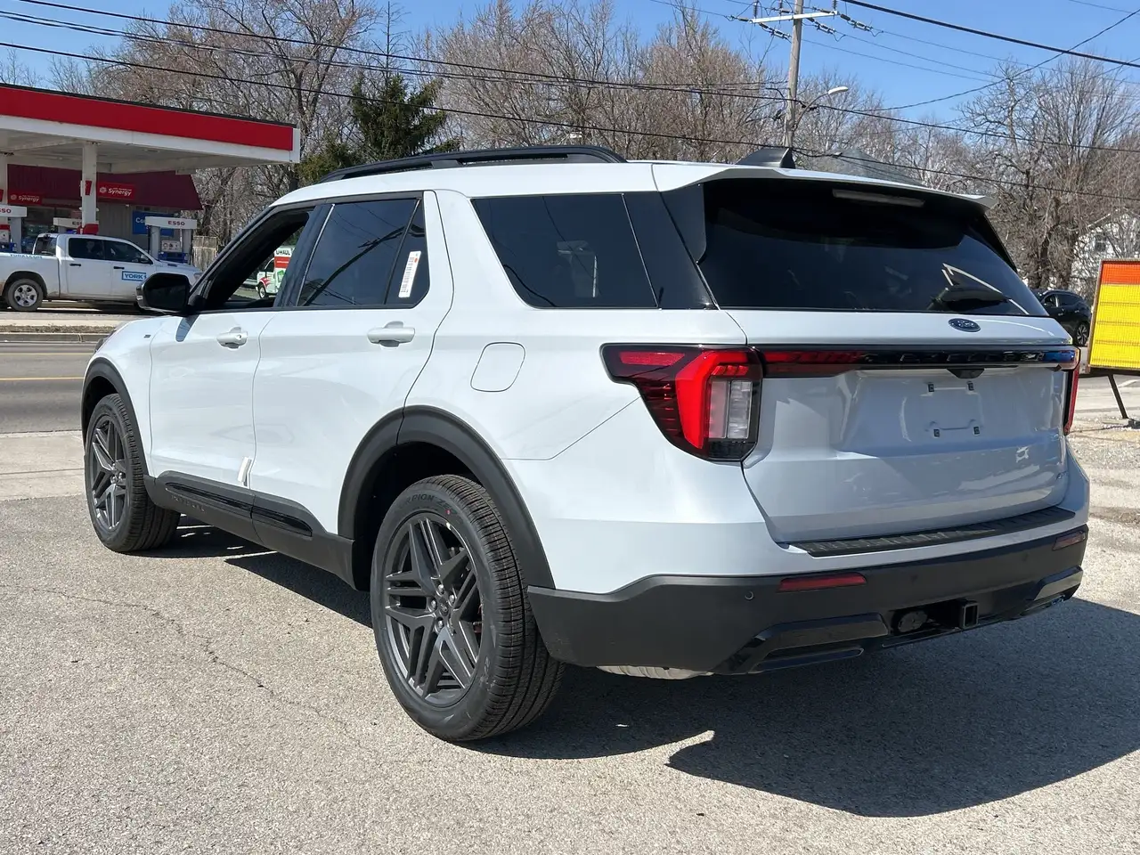 Ford Explorer photo Ford Explorer