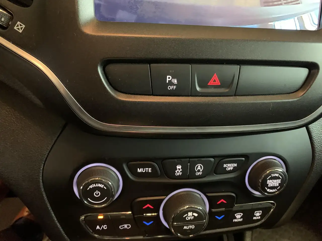 Jeep Cherokee снимка Jeep Cherokee