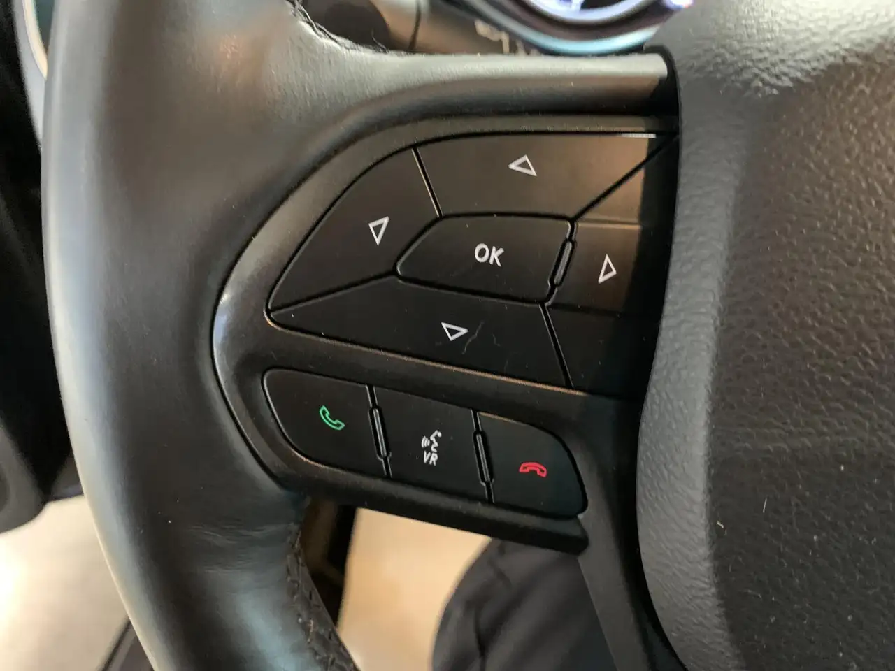 Jeep Cherokee снимка Jeep Cherokee