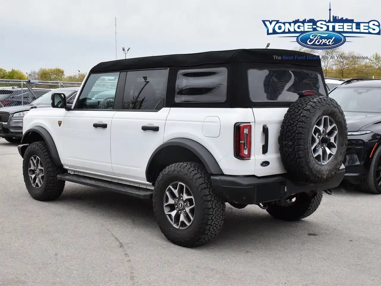 Ford Bronco photo Ford Bronco