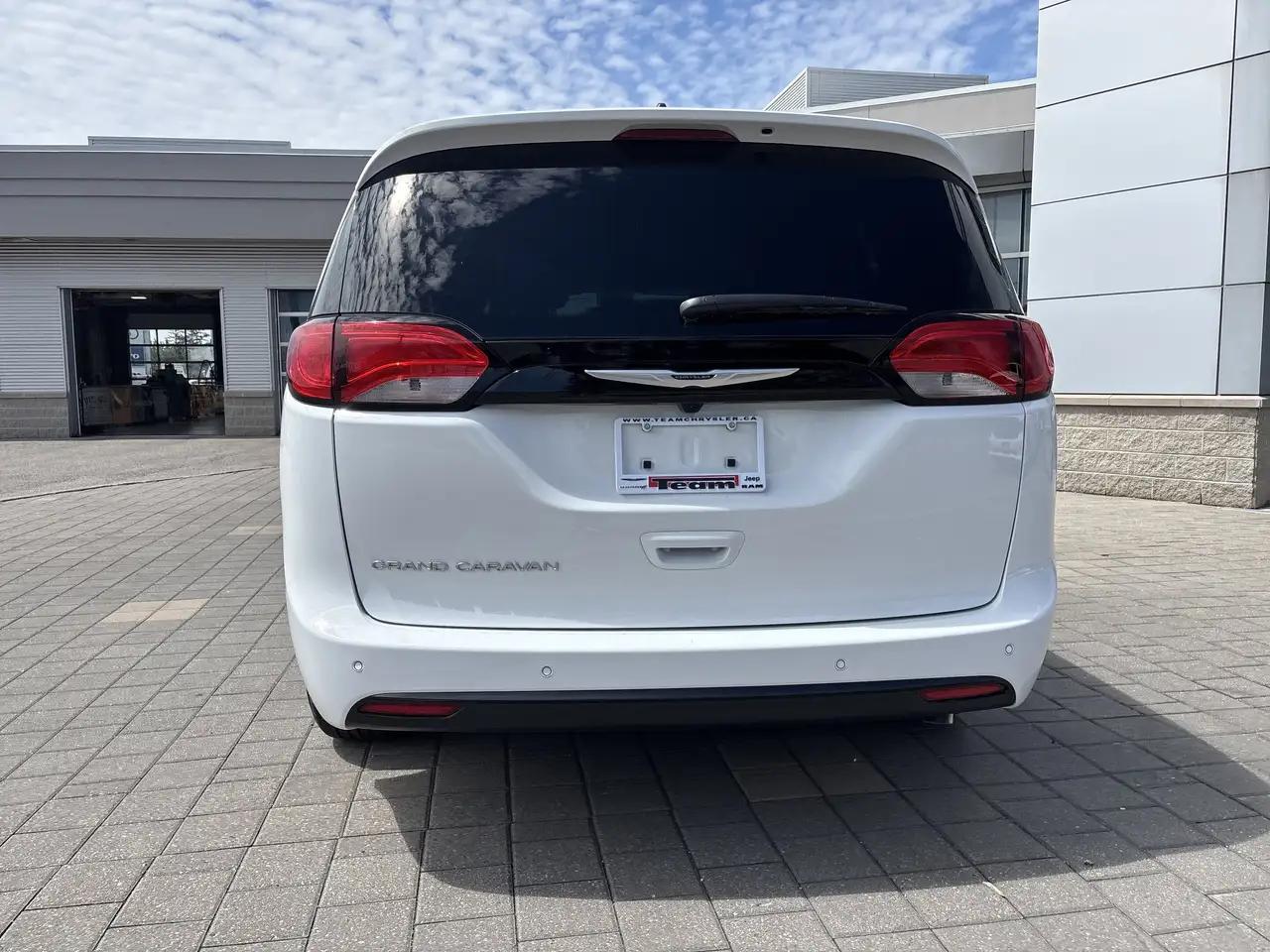 Chrysler Grand Caravan снимка Chrysler Grand Caravan