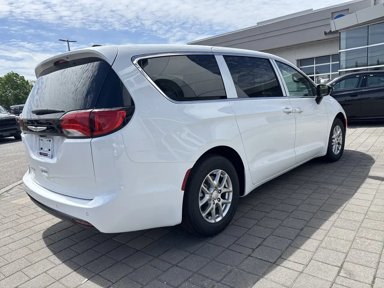 Chrysler Grand Caravan снимка Chrysler Grand Caravan