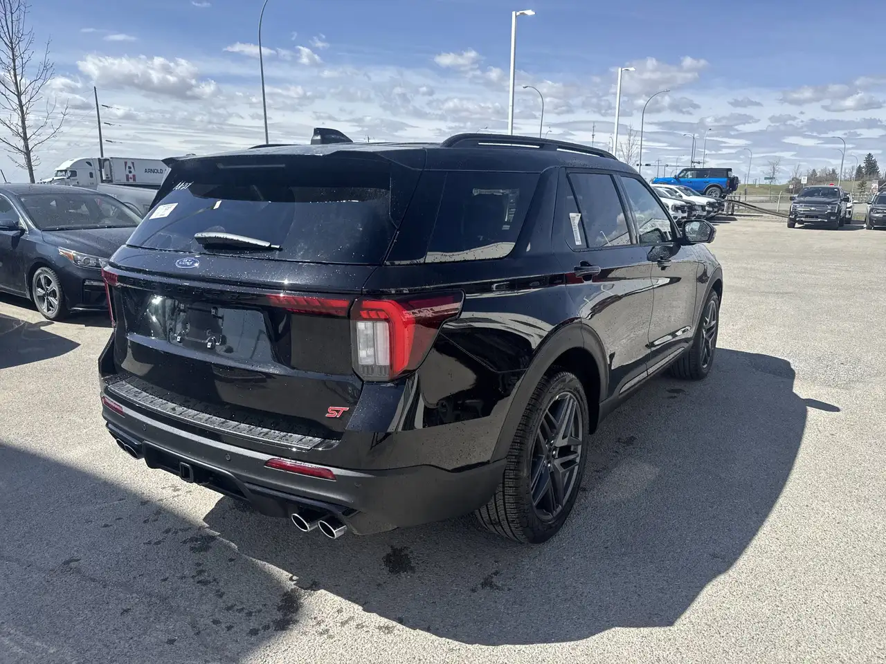 Ford Explorer снимка Ford Explorer