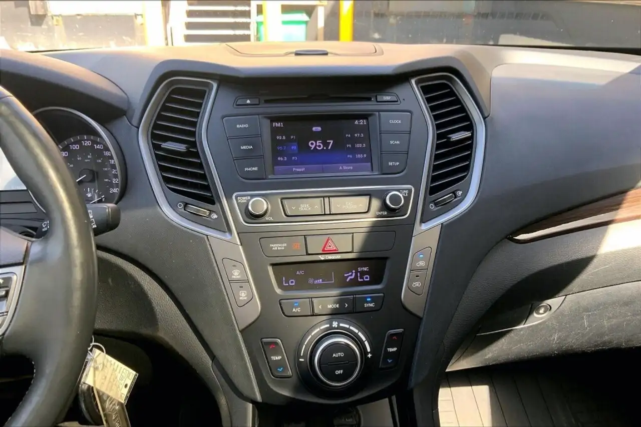 Hyundai SANTA FE снимка Hyundai SANTA FE