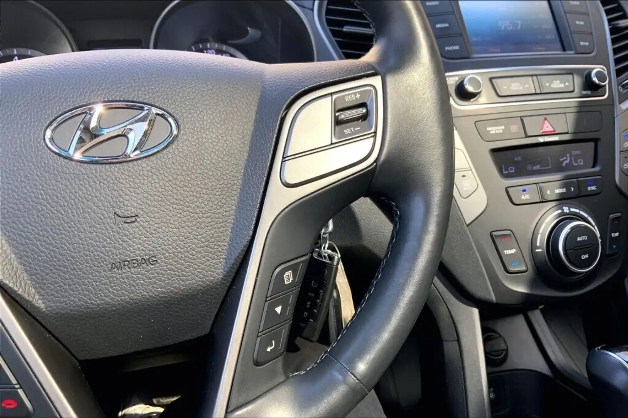 Hyundai SANTA FE снимка Hyundai SANTA FE