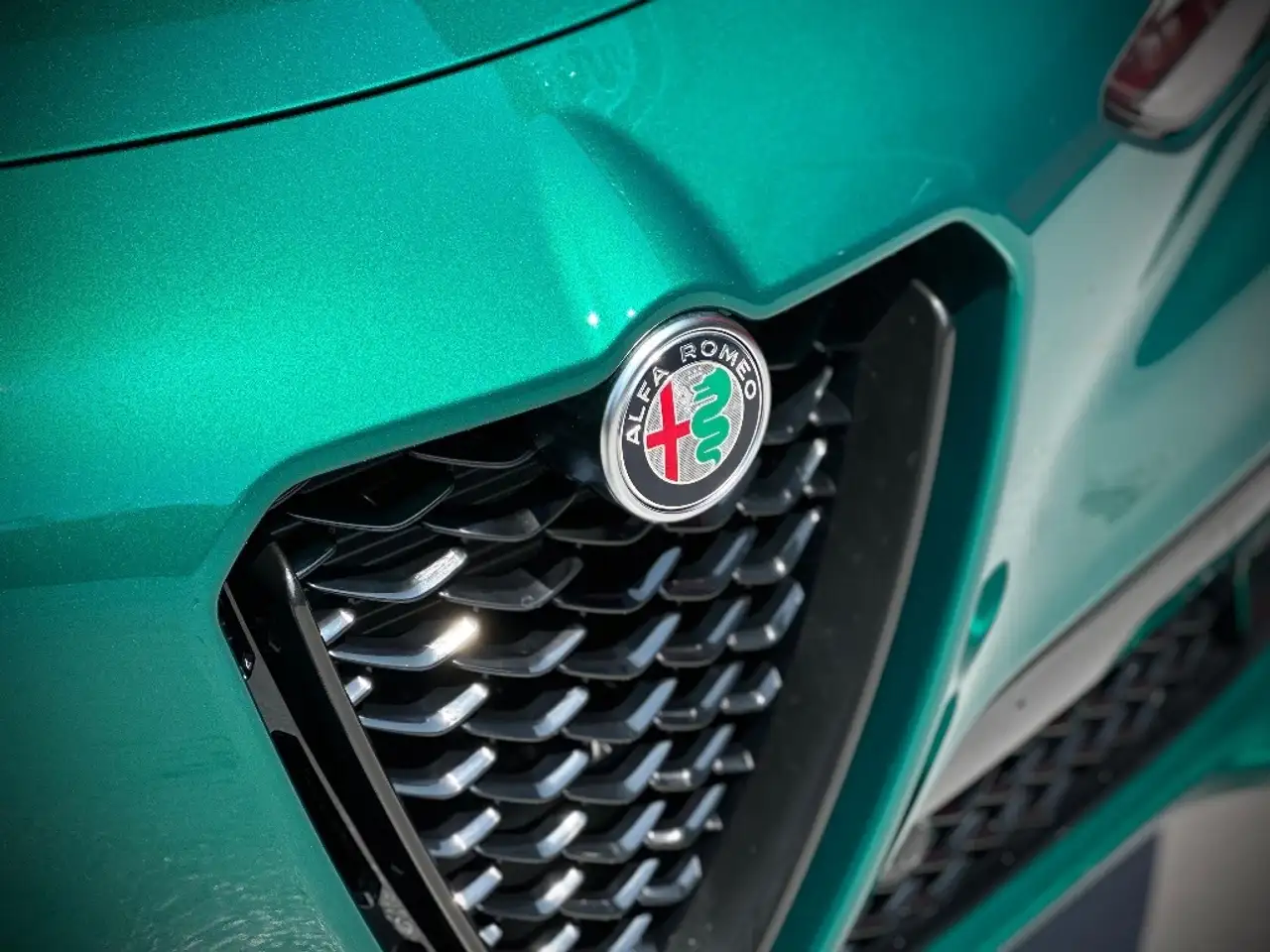 Alfa Romeo Stelvio снимка Alfa Romeo Stelvio