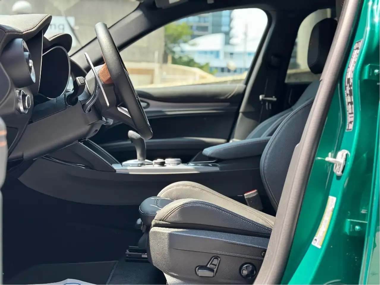 Alfa Romeo Stelvio снимка Alfa Romeo Stelvio