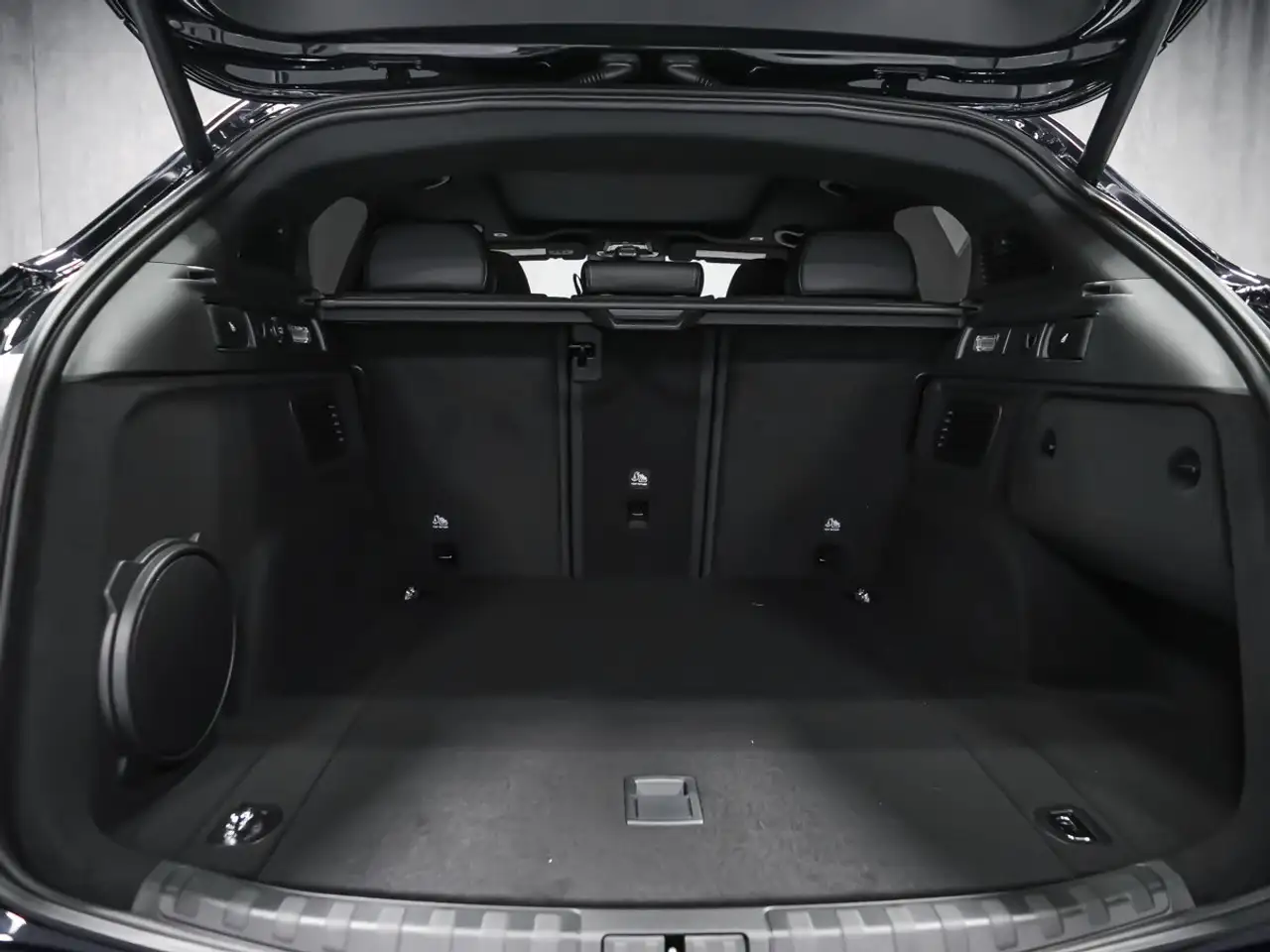 Alfa Romeo Stelvio снимка Alfa Romeo Stelvio