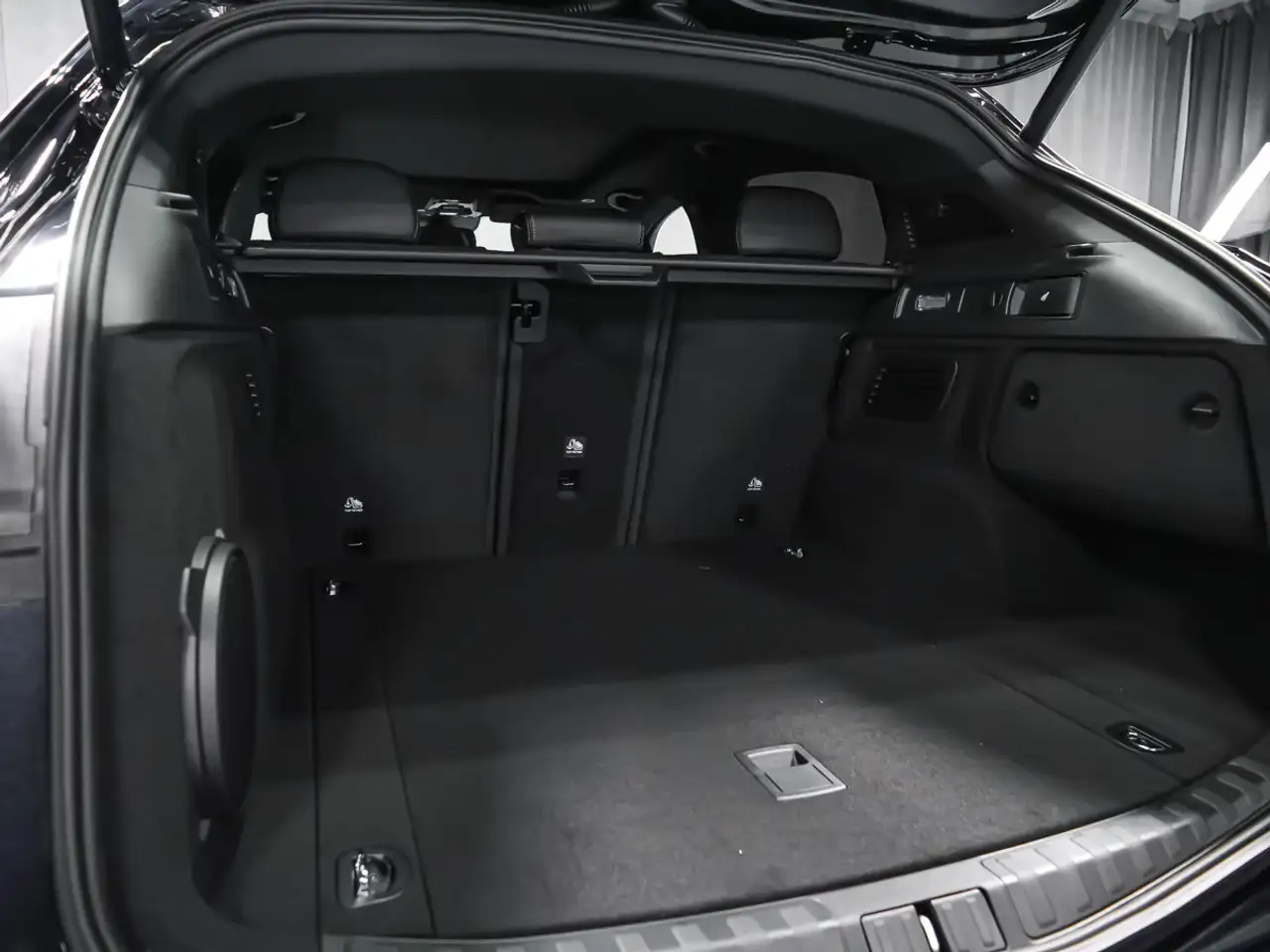 Alfa Romeo Stelvio снимка Alfa Romeo Stelvio