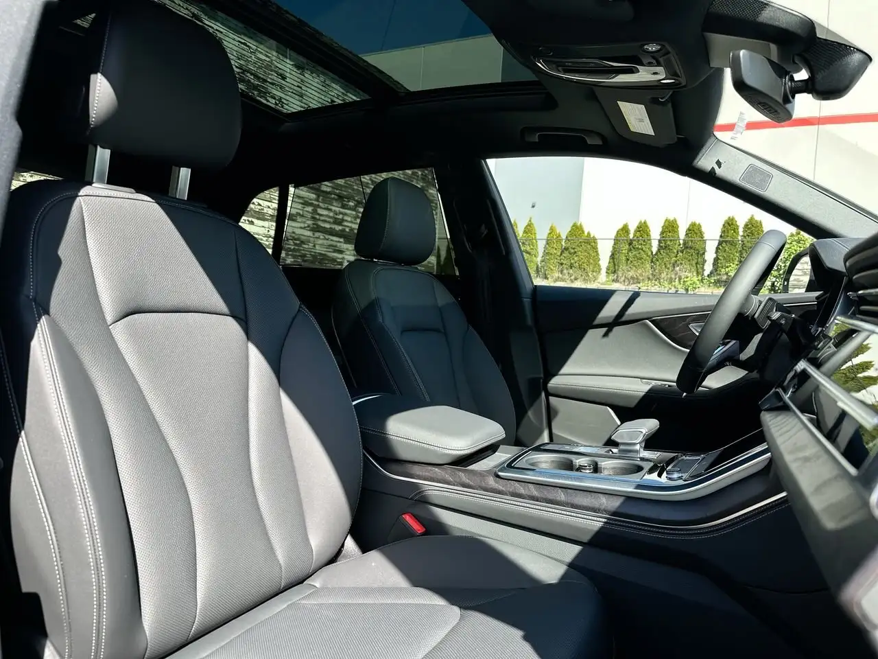 Audi Q8 снимка Audi Q8