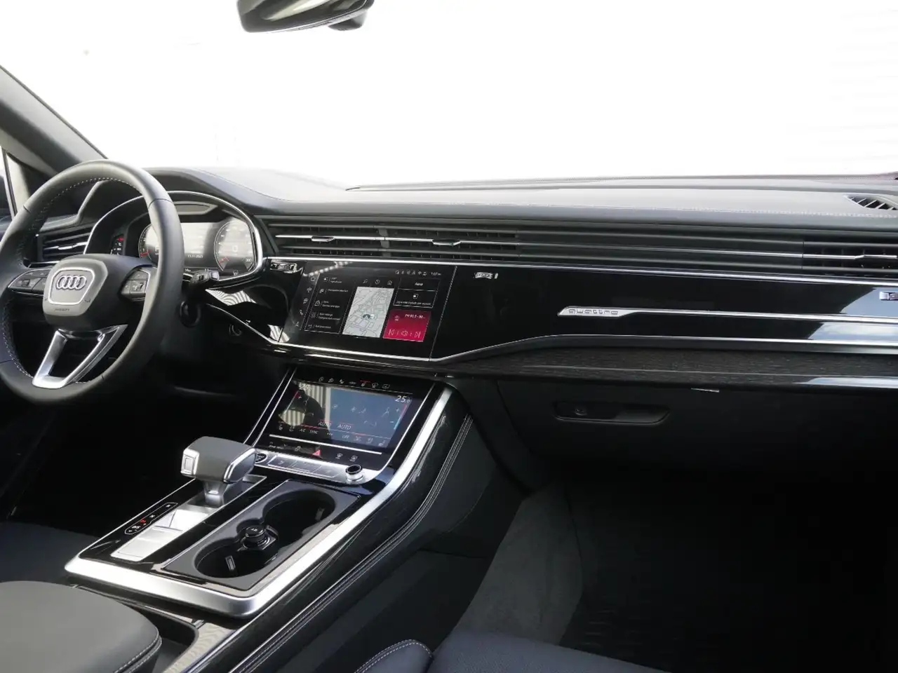 Audi Q8 fotografie Audi Q8