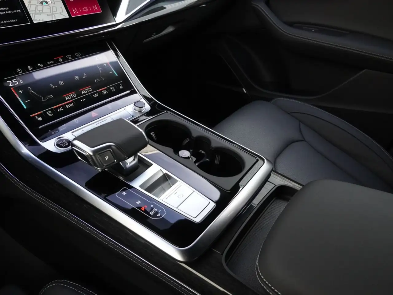 Audi Q8 fotografie Audi Q8