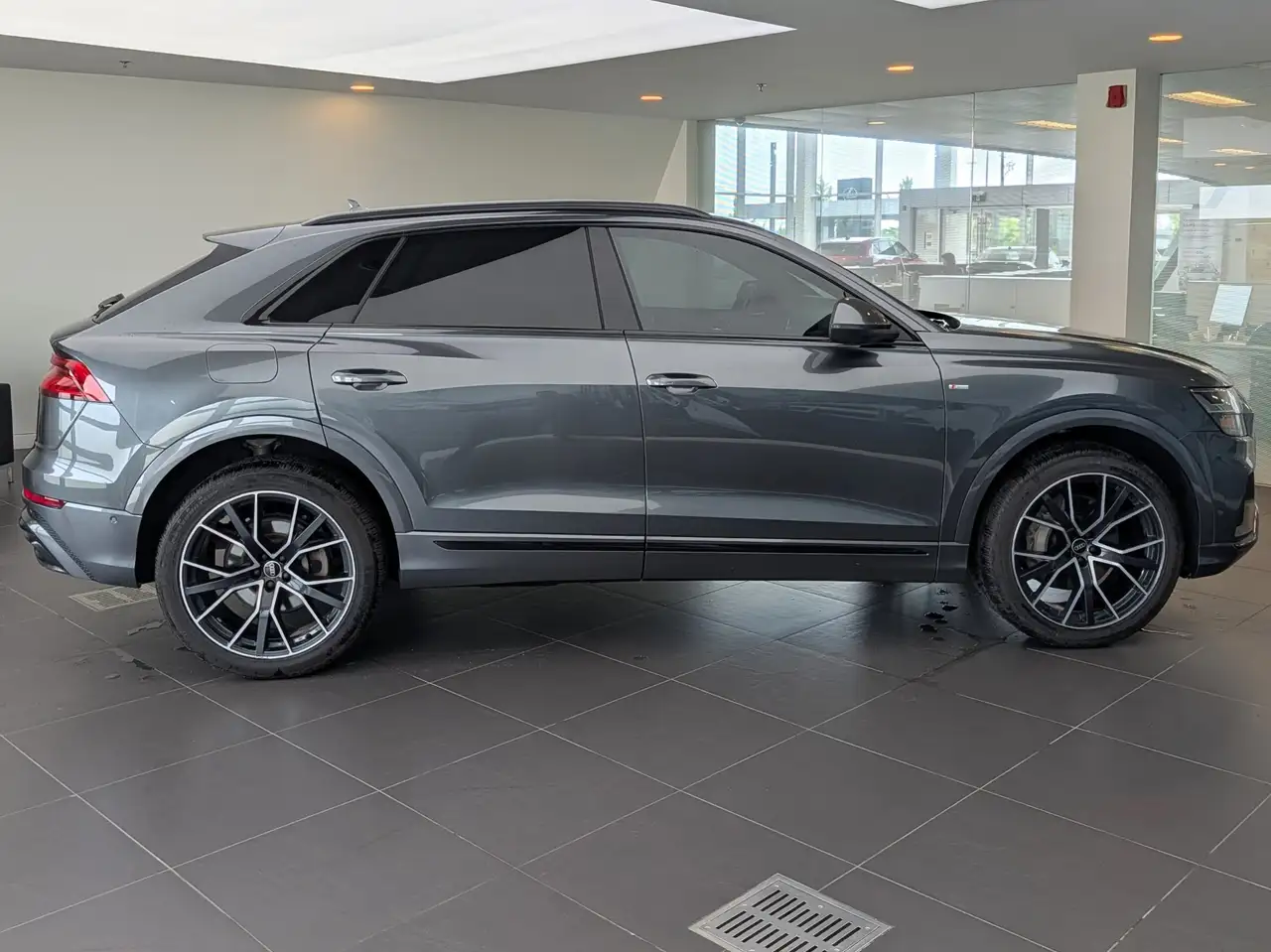 Audi Q8 photo Audi Q8