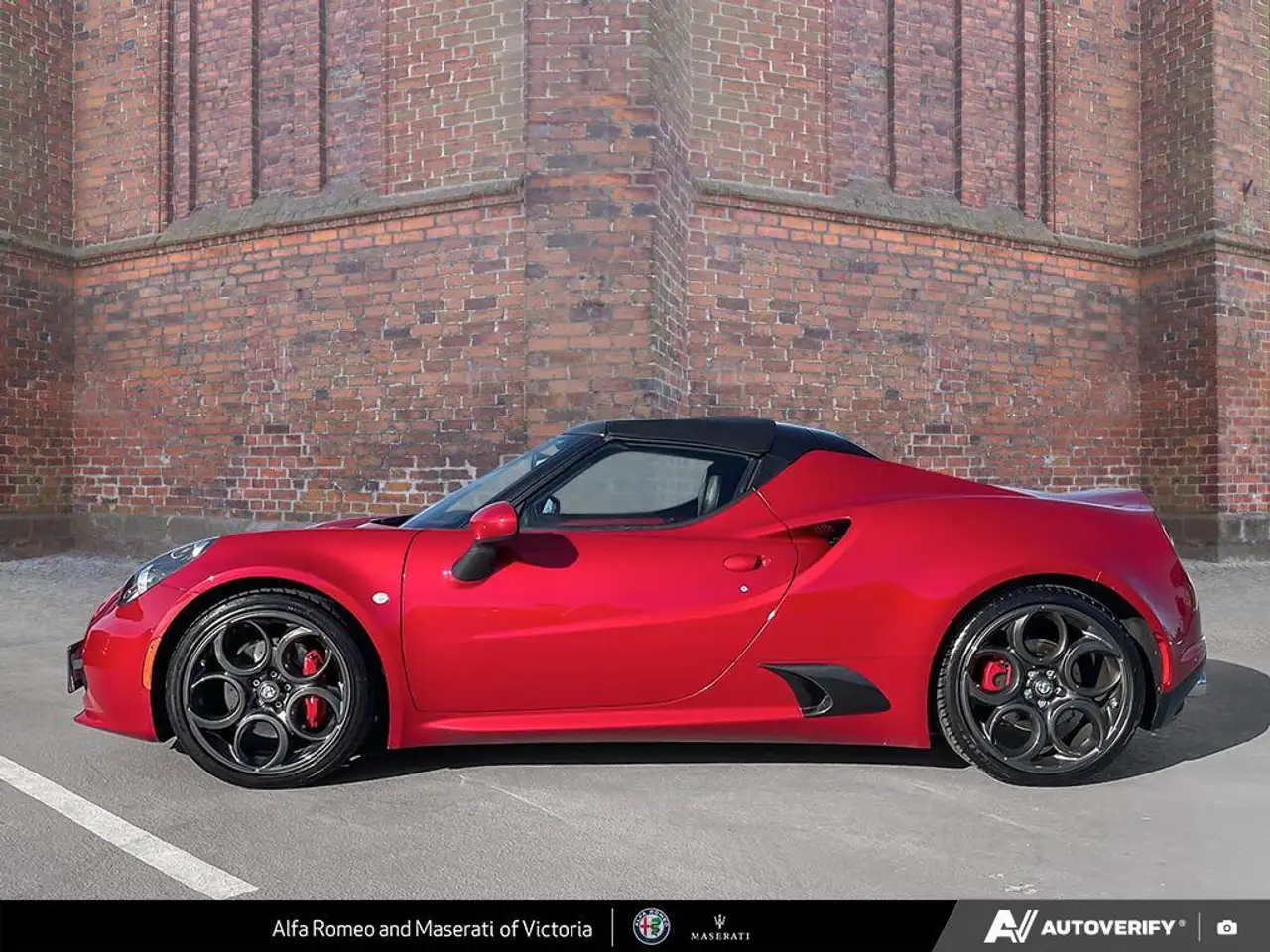Alfa Romeo 4C photo Alfa Romeo 4C