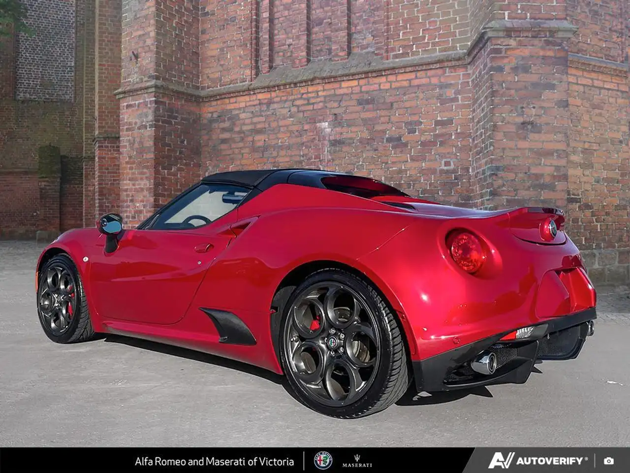 Alfa Romeo 4C photo Alfa Romeo 4C