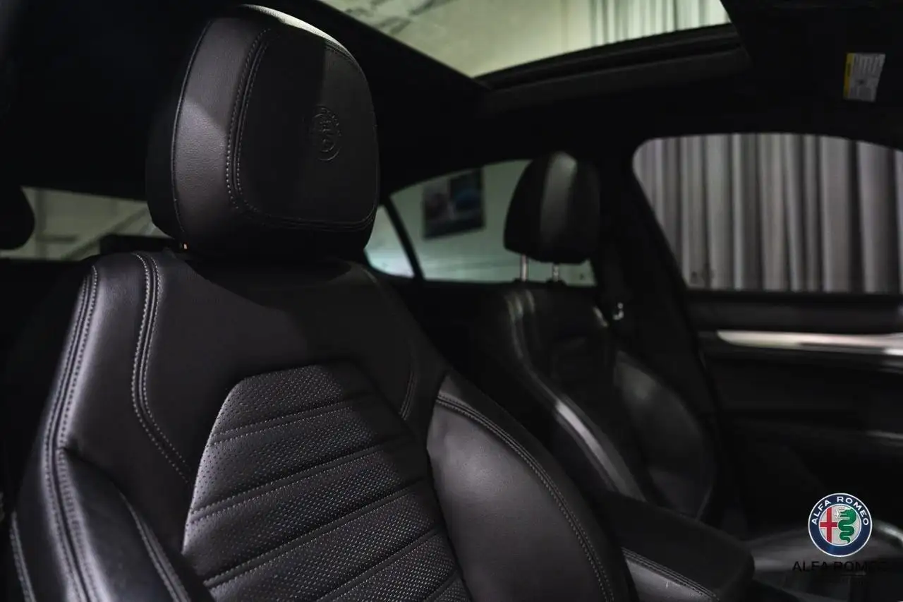 Alfa Romeo Stelvio снимка Alfa Romeo Stelvio