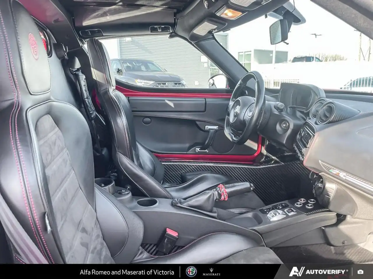 Alfa Romeo 4C photo Alfa Romeo 4C