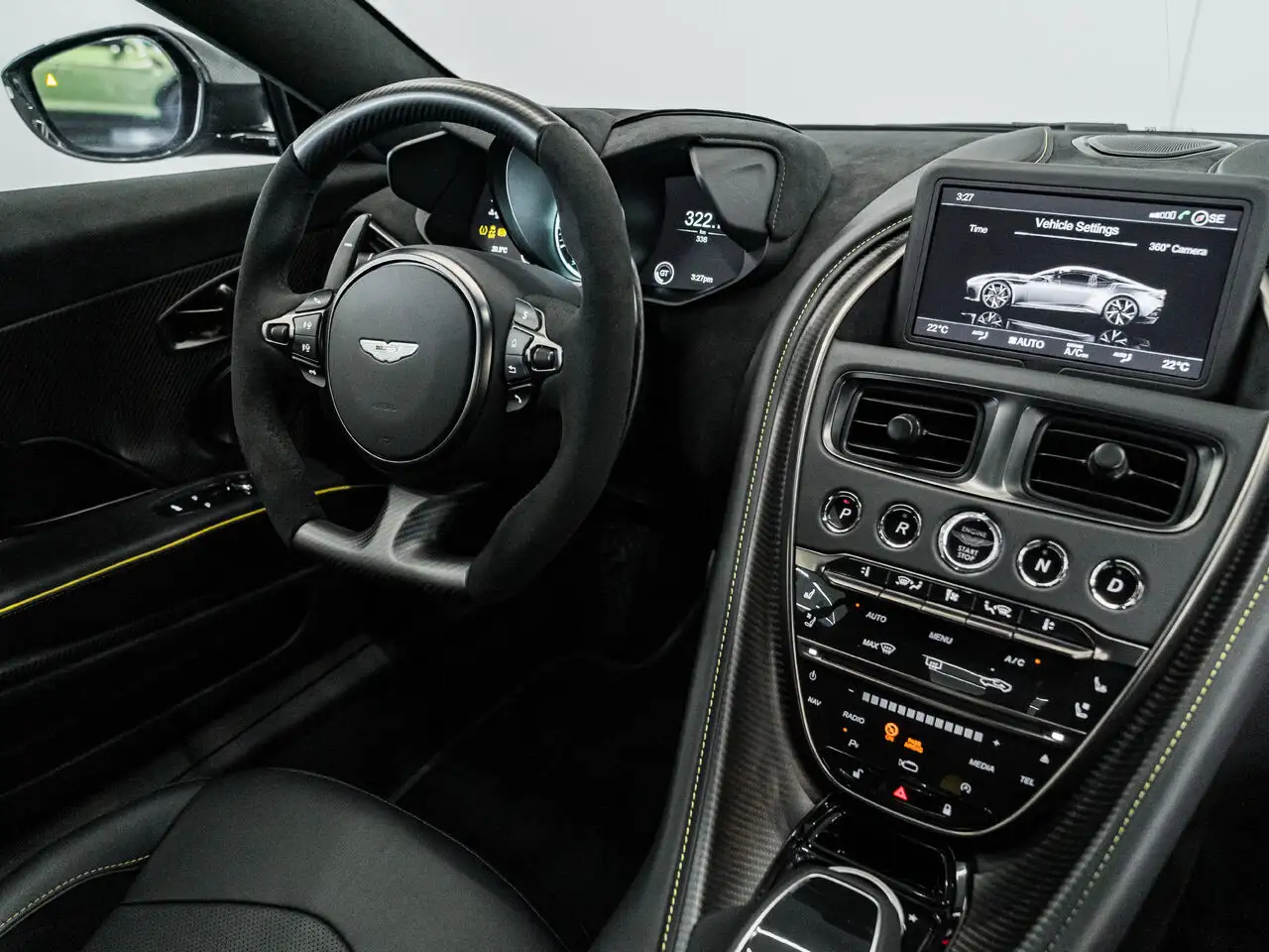 Aston Martin DBS снимка Aston Martin DBS