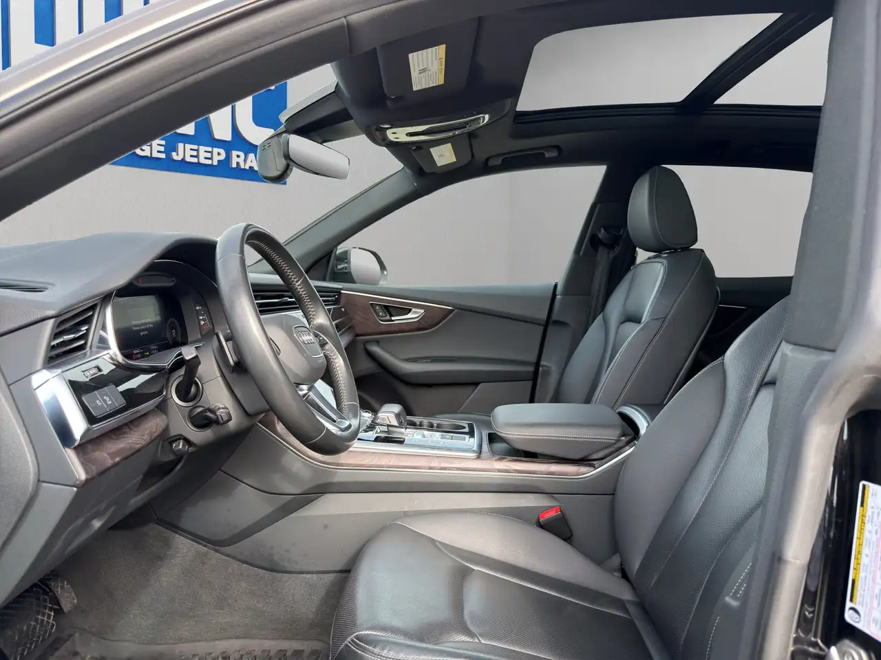 Audi Q8 снимка Audi Q8