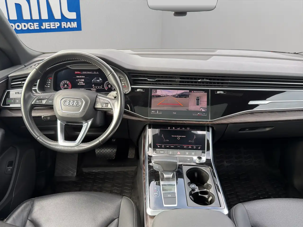 Audi Q8 снимка Audi Q8