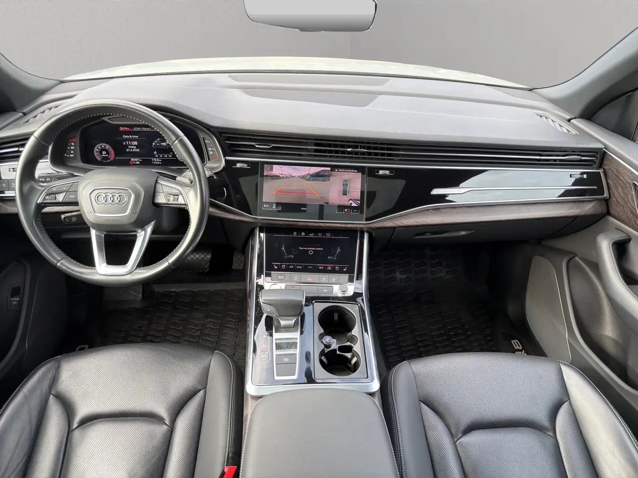 Audi Q8 снимка Audi Q8