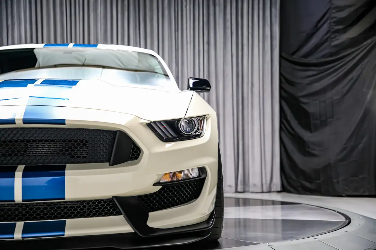Ford Mustang снимка Ford Mustang