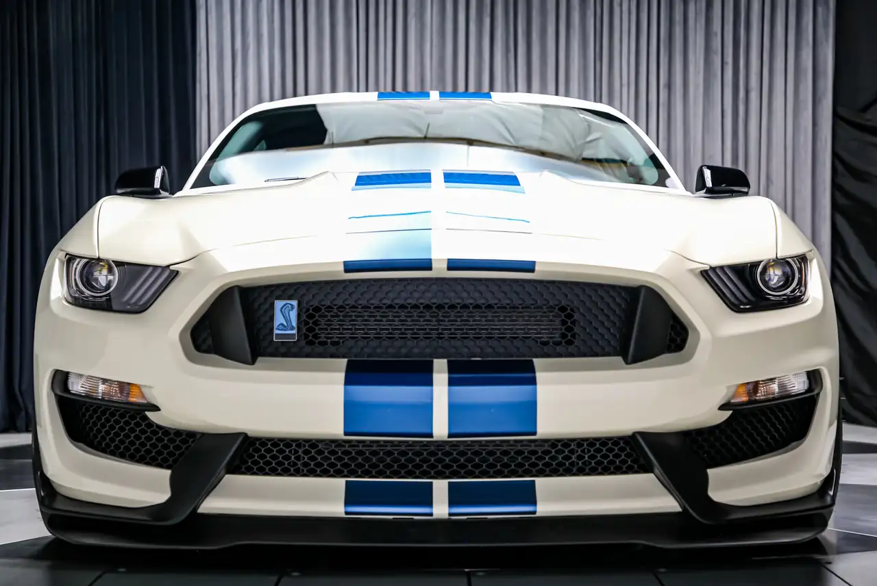 Ford Mustang снимка Ford Mustang
