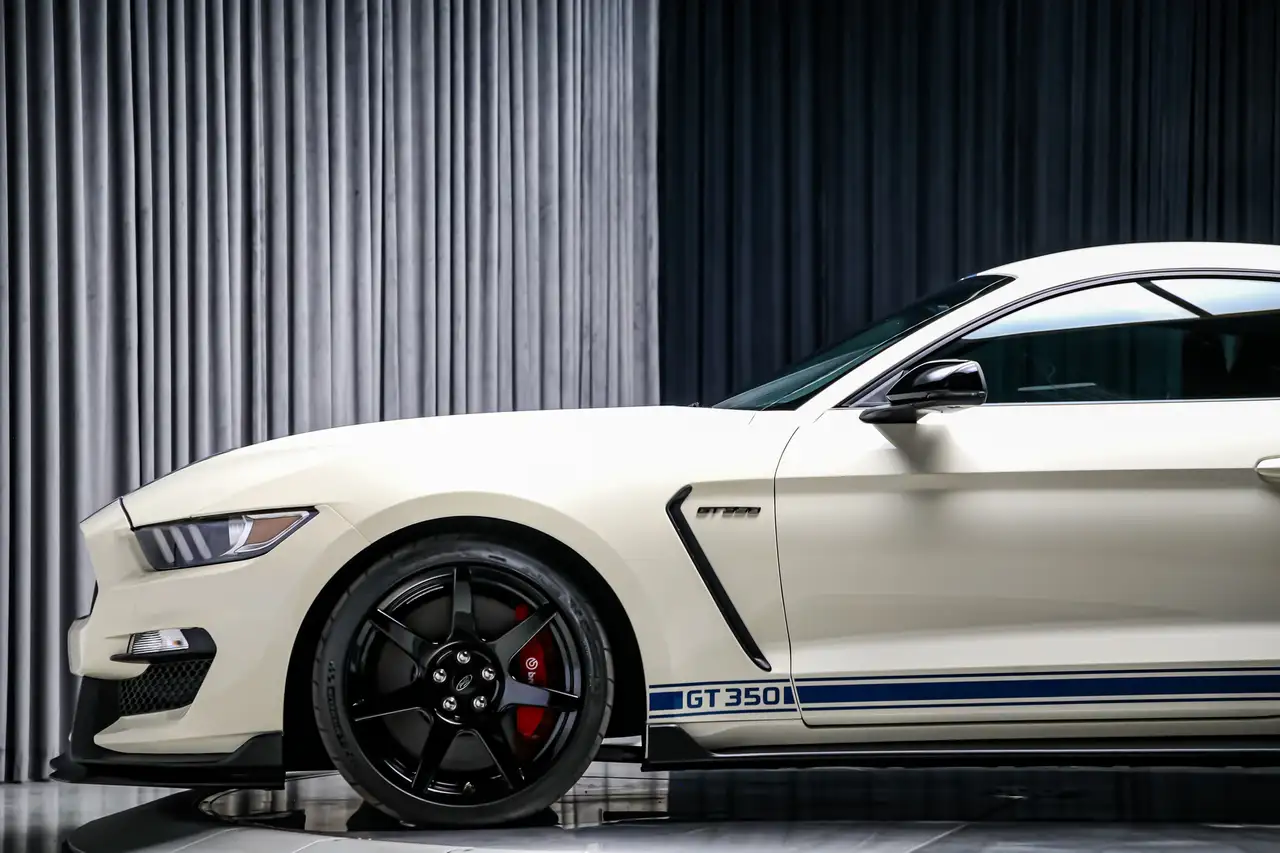 Ford Mustang снимка Ford Mustang