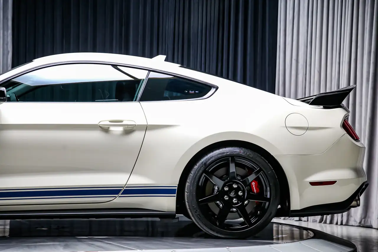 Ford Mustang снимка Ford Mustang