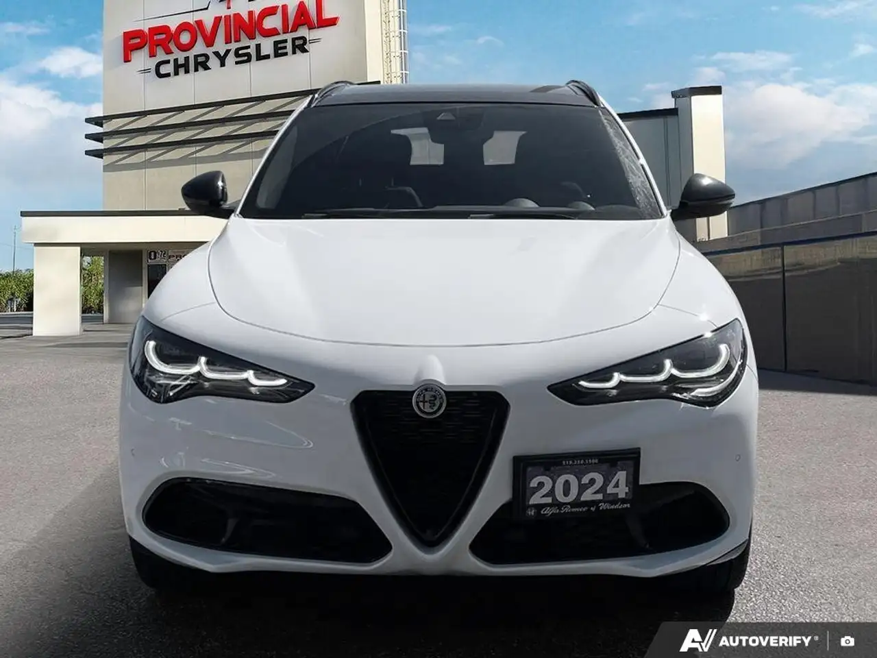 Alfa Romeo Stelvio снимка Alfa Romeo Stelvio
