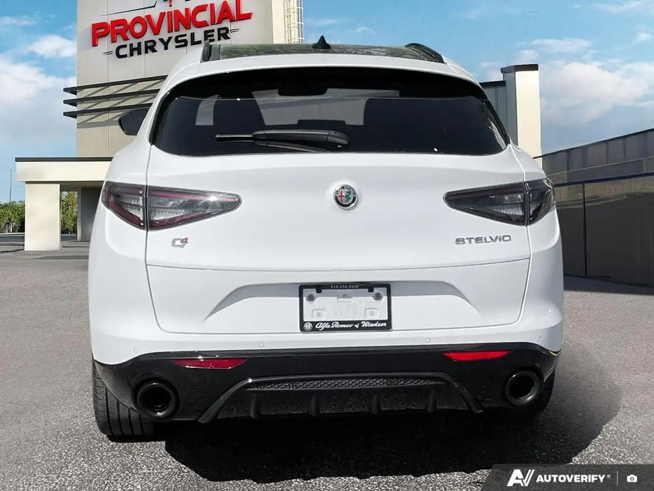 Alfa Romeo Stelvio снимка Alfa Romeo Stelvio