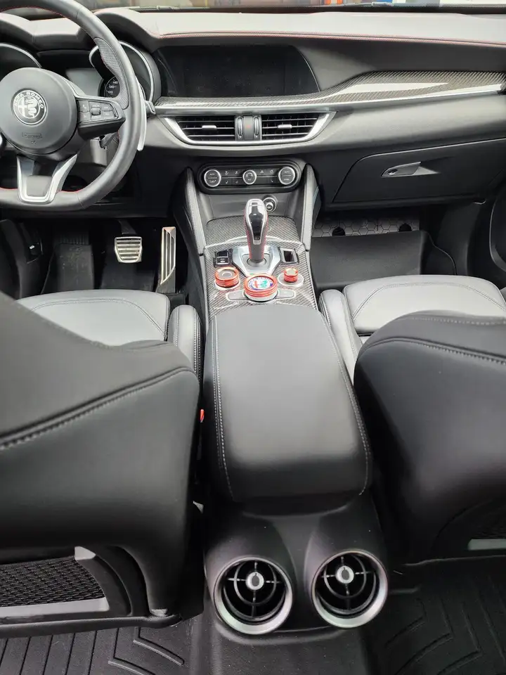 Alfa Romeo Stelvio fotografie Alfa Romeo Stelvio