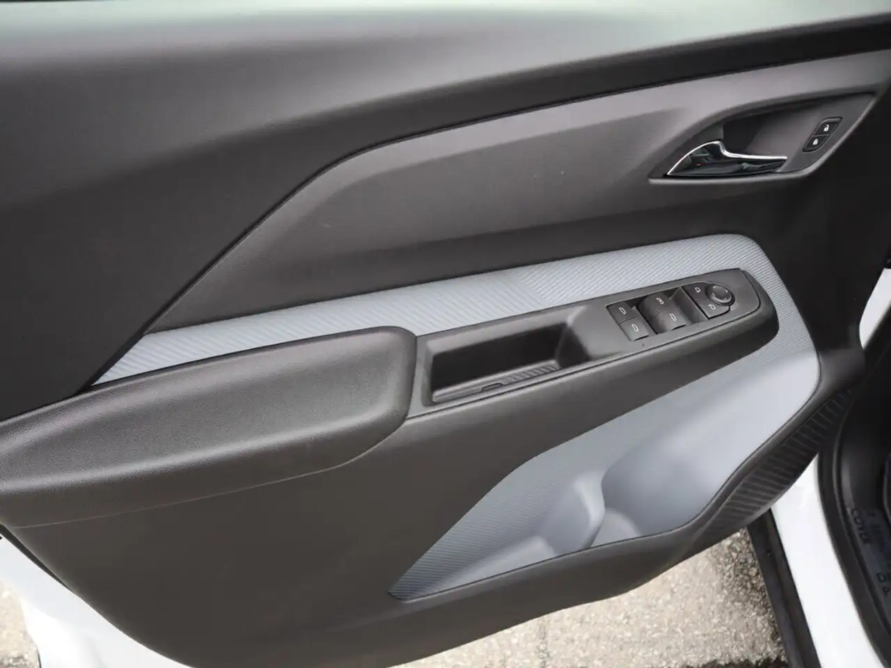 Chevrolet Bolt photo Chevrolet Bolt