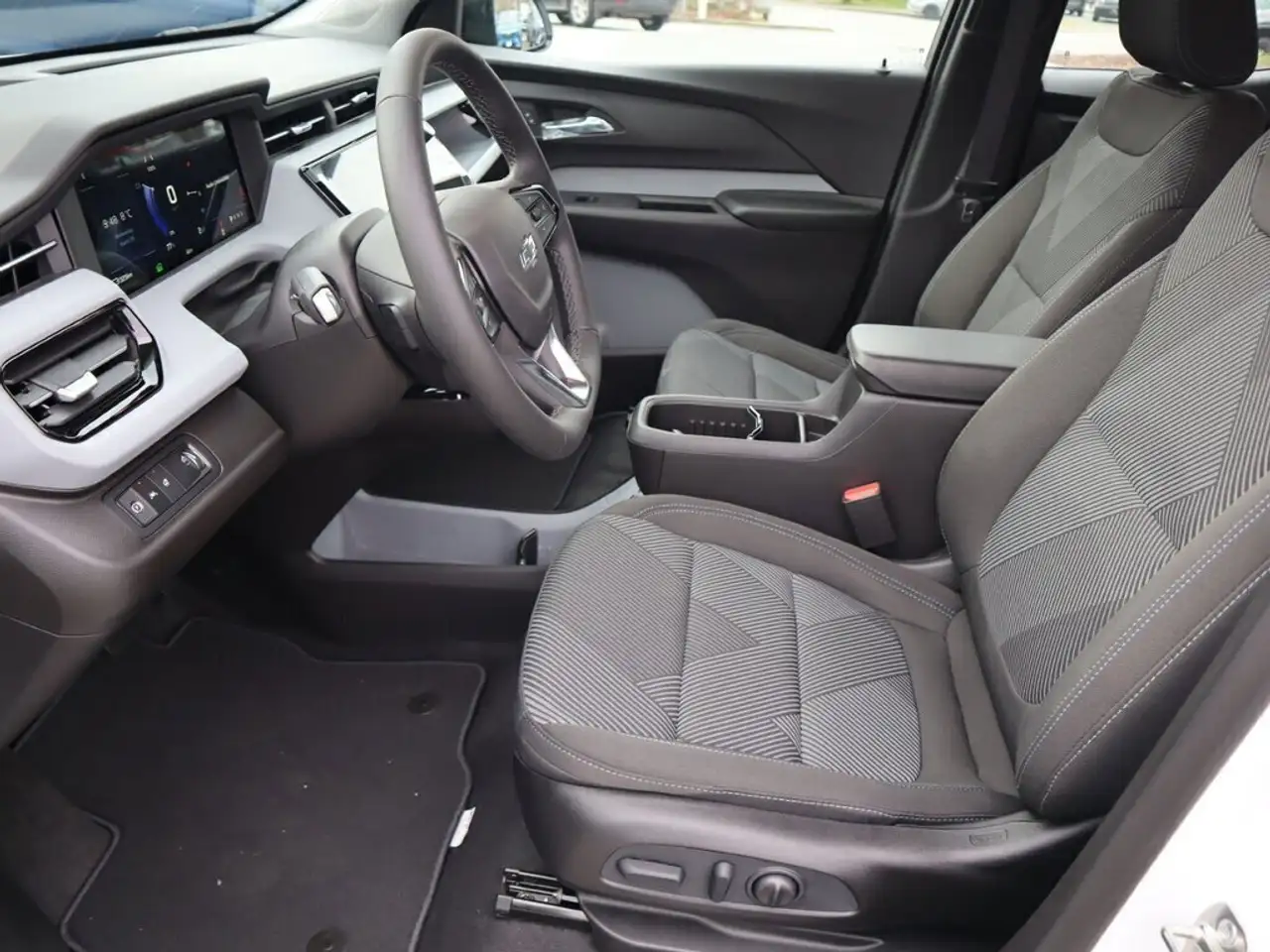 Chevrolet Bolt photo Chevrolet Bolt