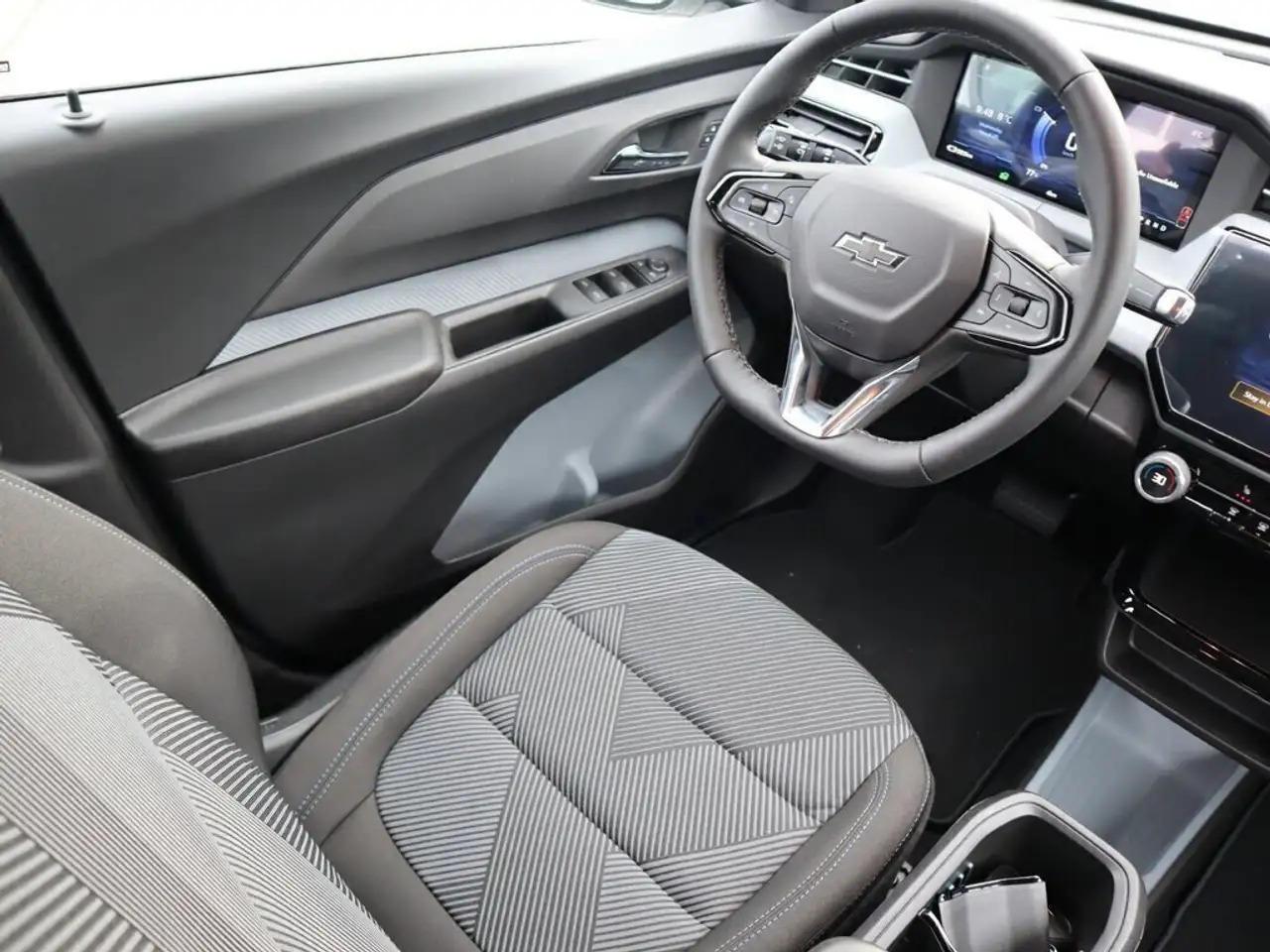 Chevrolet Bolt photo Chevrolet Bolt