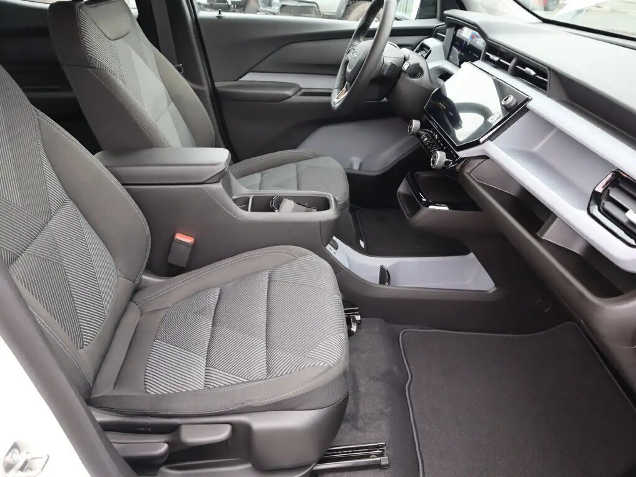Chevrolet Bolt photo Chevrolet Bolt