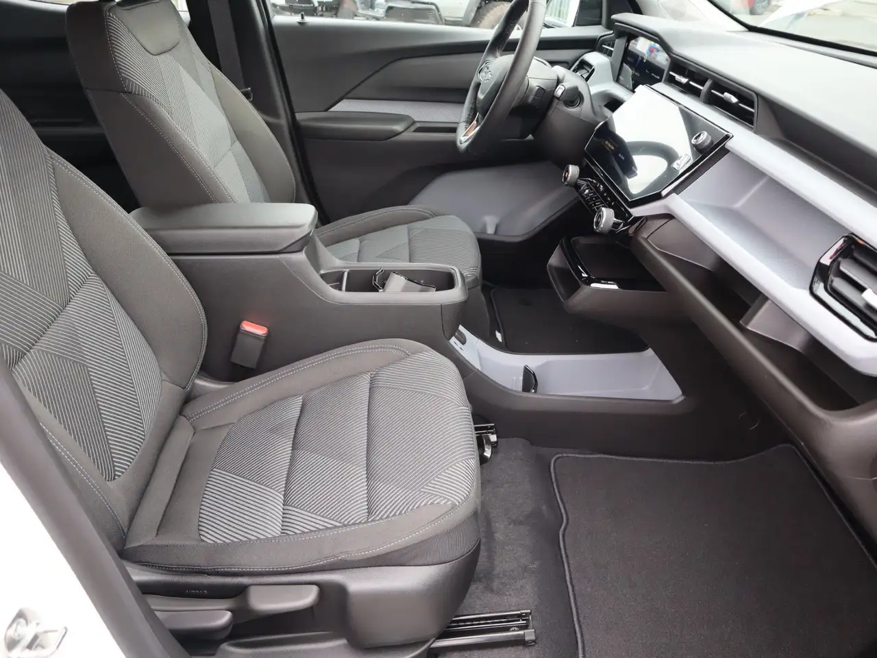 Chevrolet Bolt photo Chevrolet Bolt
