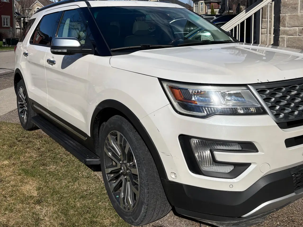 Ford Explorer photo Ford Explorer