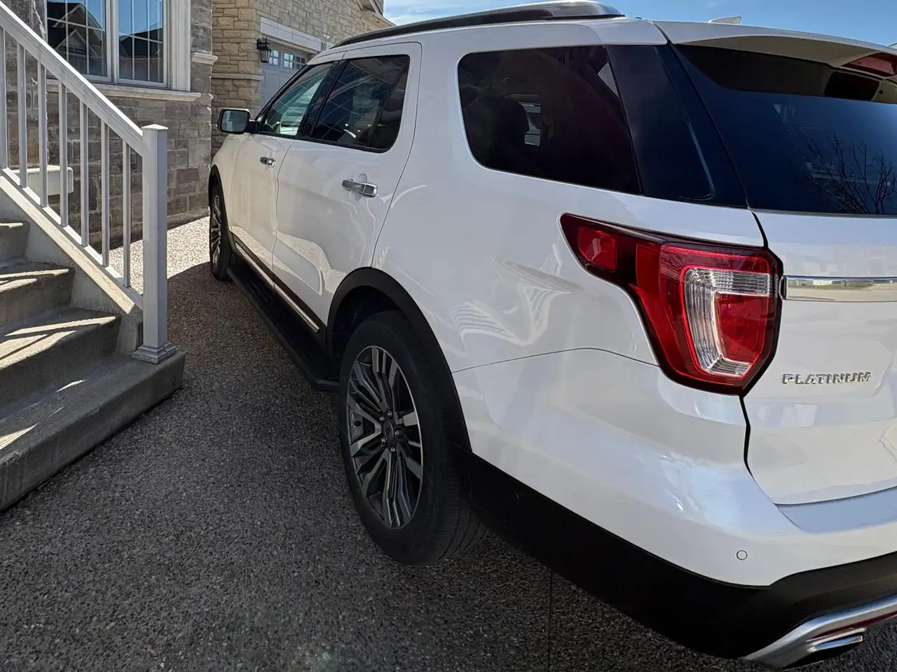 Ford Explorer photo Ford Explorer