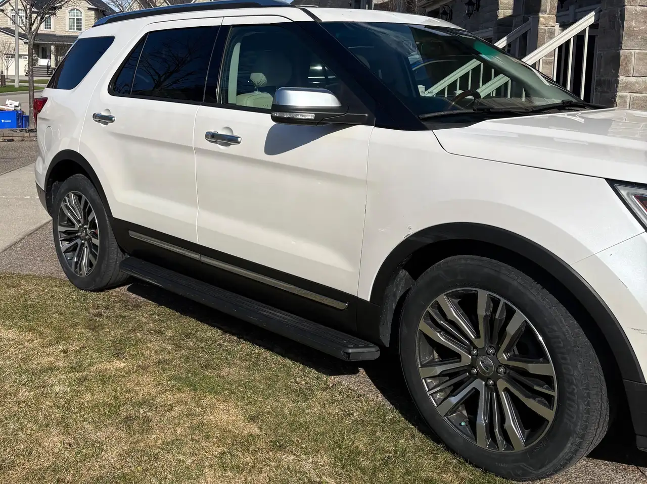 Ford Explorer photo Ford Explorer