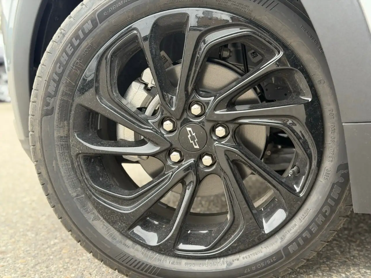 Chevrolet Bolt photo Chevrolet Bolt