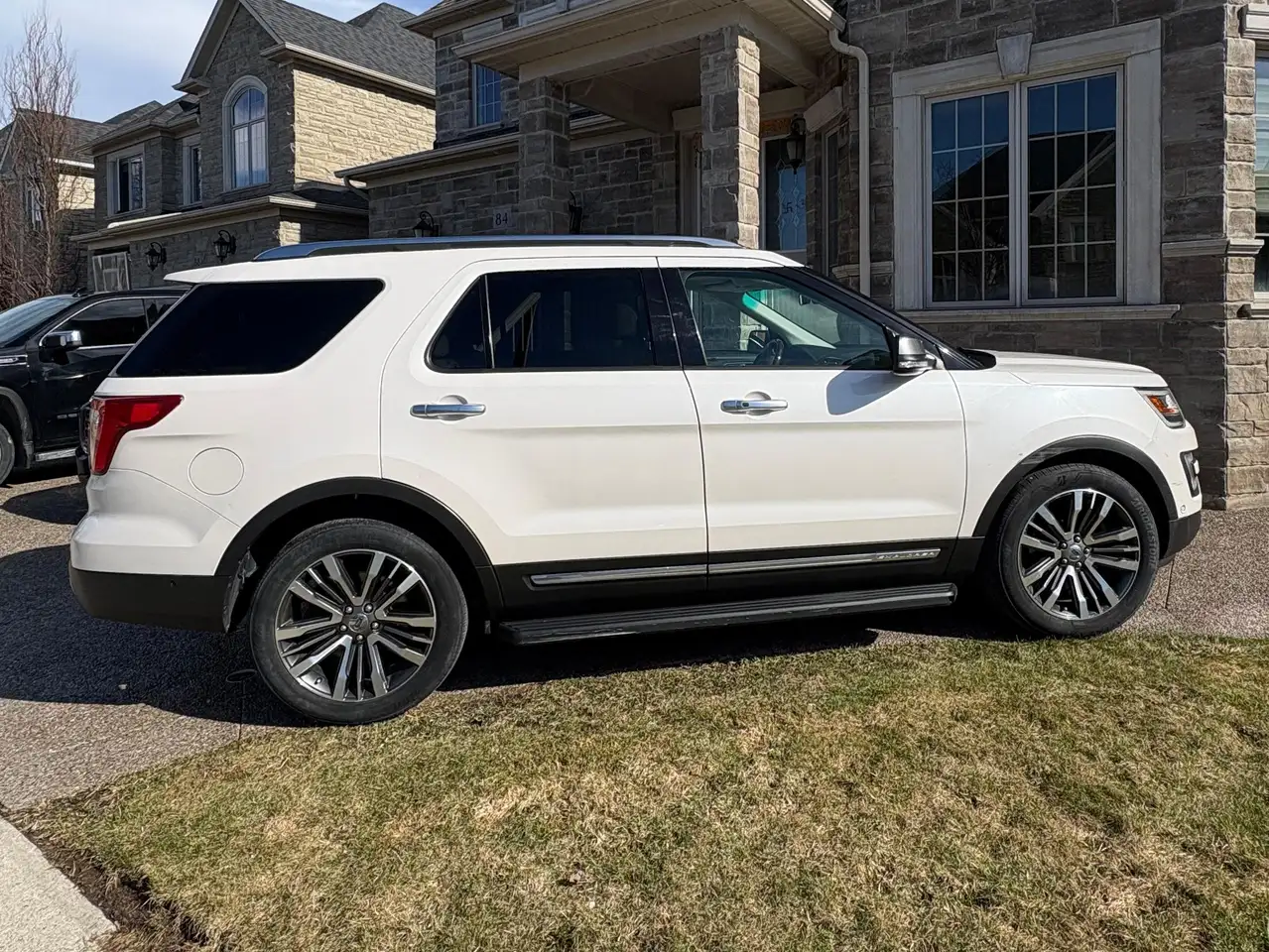 Ford Explorer photo Ford Explorer