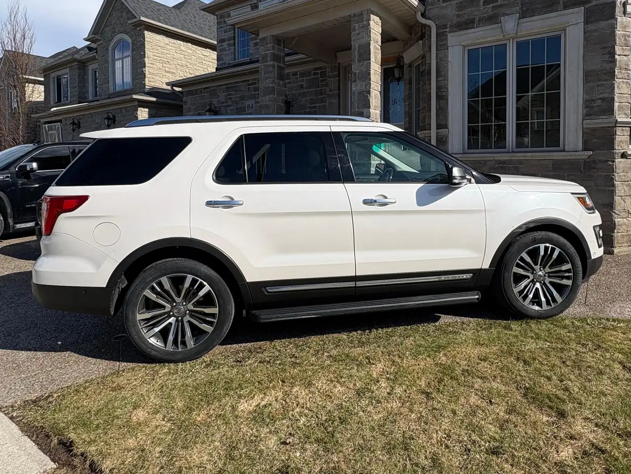 Ford Explorer photo Ford Explorer