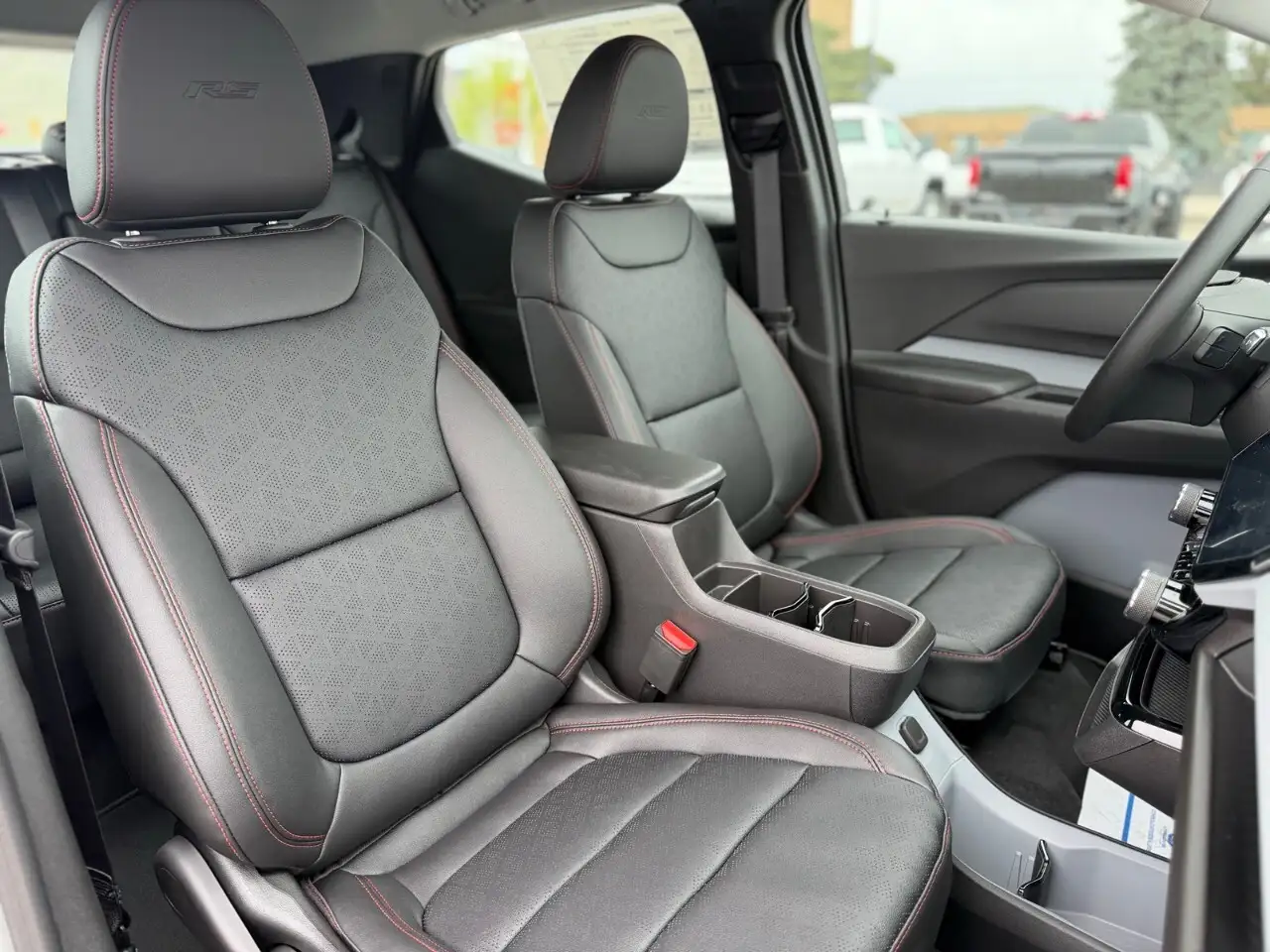 Chevrolet Bolt photo Chevrolet Bolt