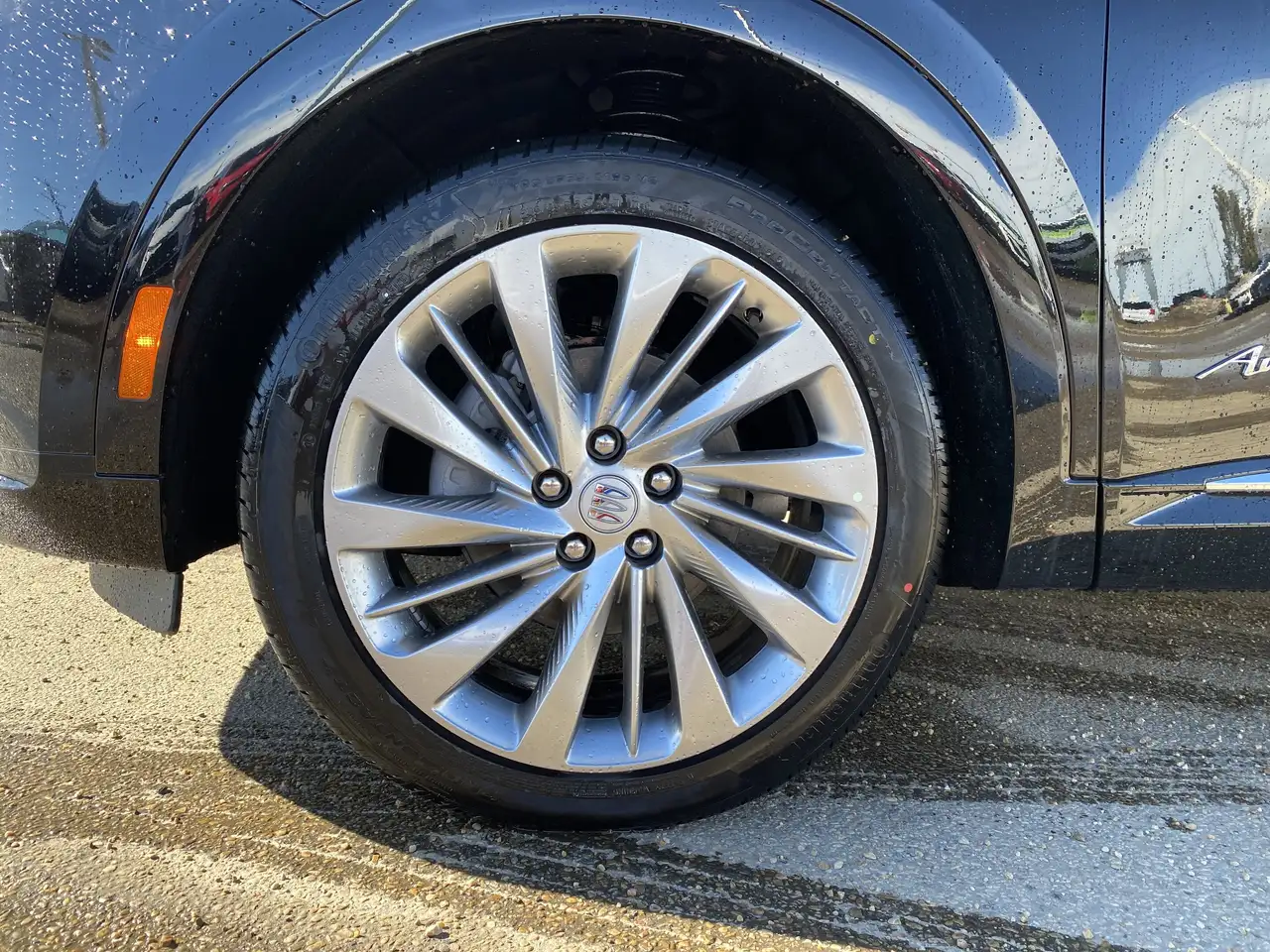Buick Envision photo Buick Envision