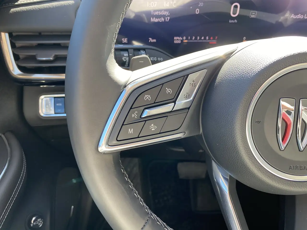 Buick Envision photo Buick Envision