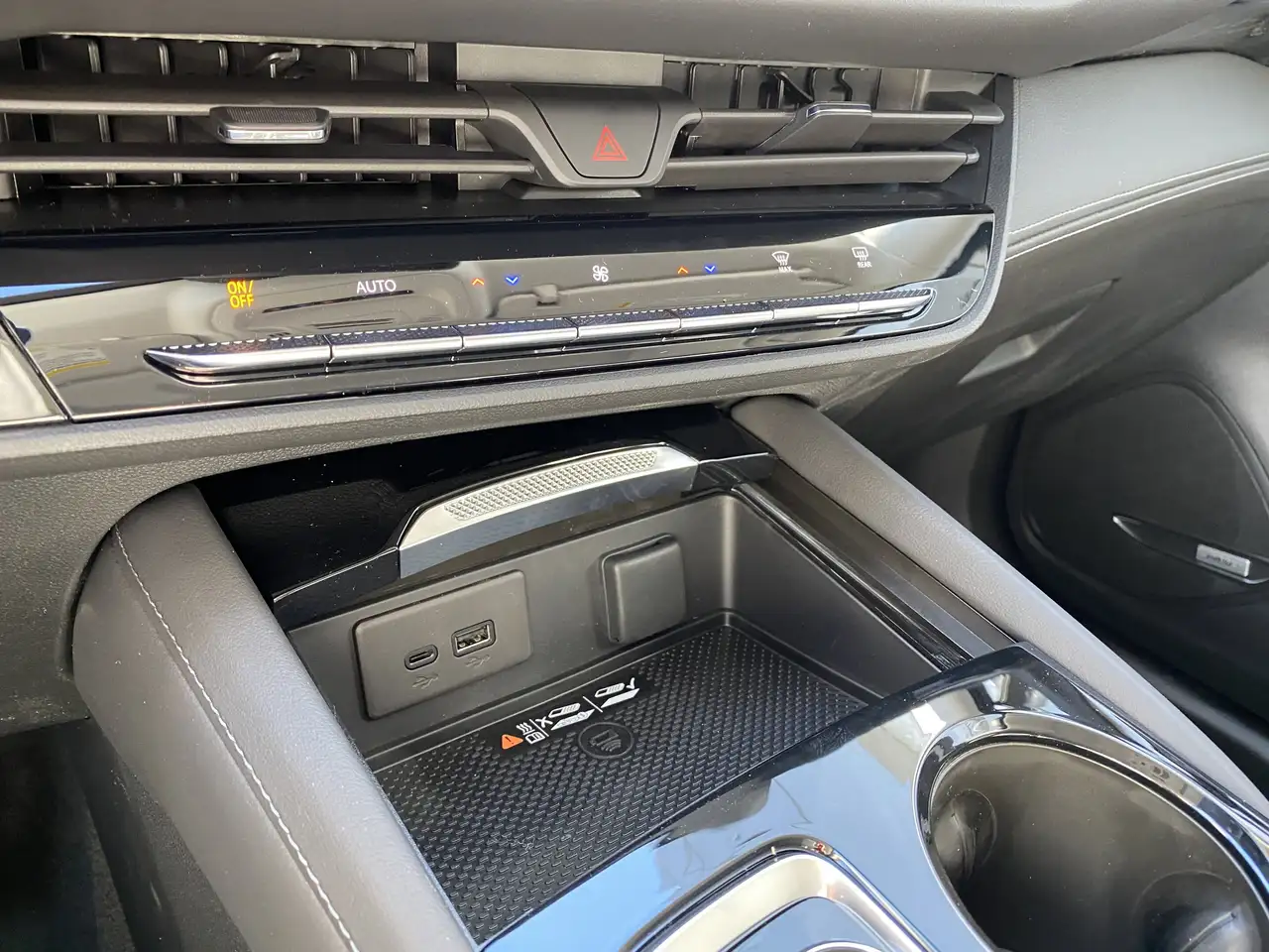 Buick Envision photo Buick Envision