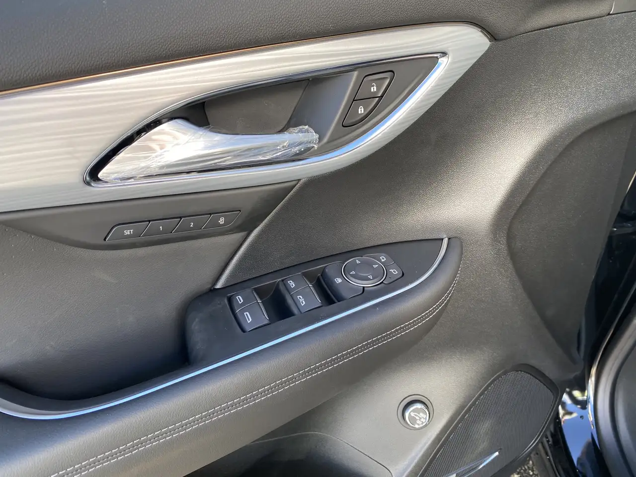 Buick Envision photo Buick Envision