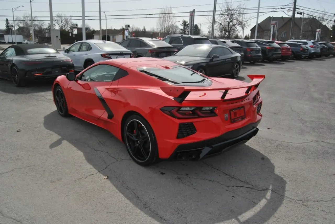 Chevrolet Corvette снимка Chevrolet Corvette